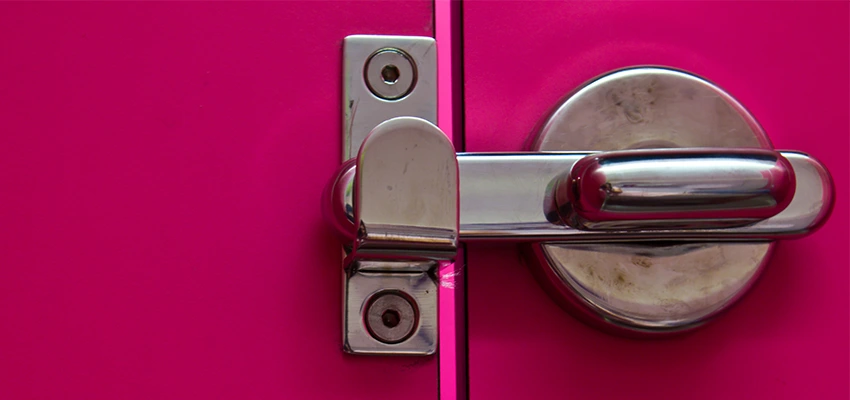 Childproof Gate Lock in Silver Lakes, California