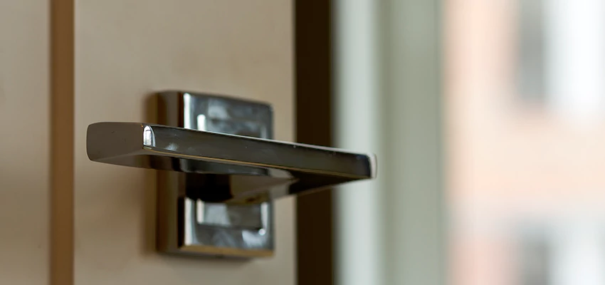 Door Lever Knob Repair in Silver Lakes, California
