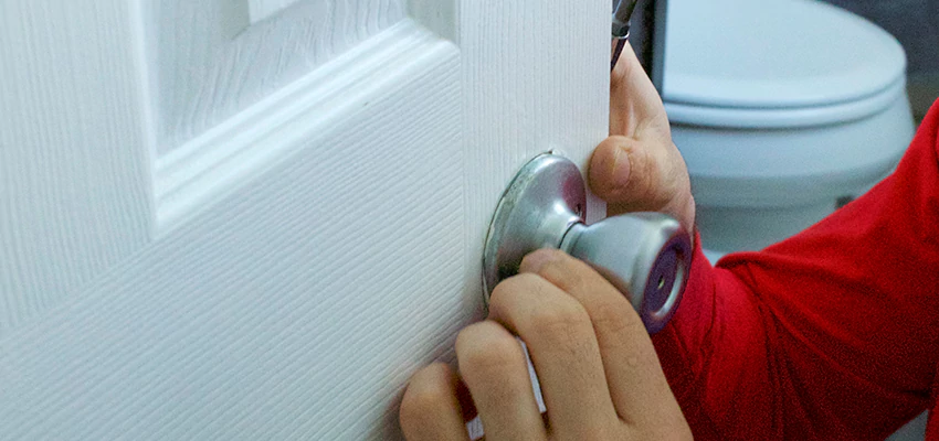 Vintage Door Knob Replacement in Silver Lakes, CA